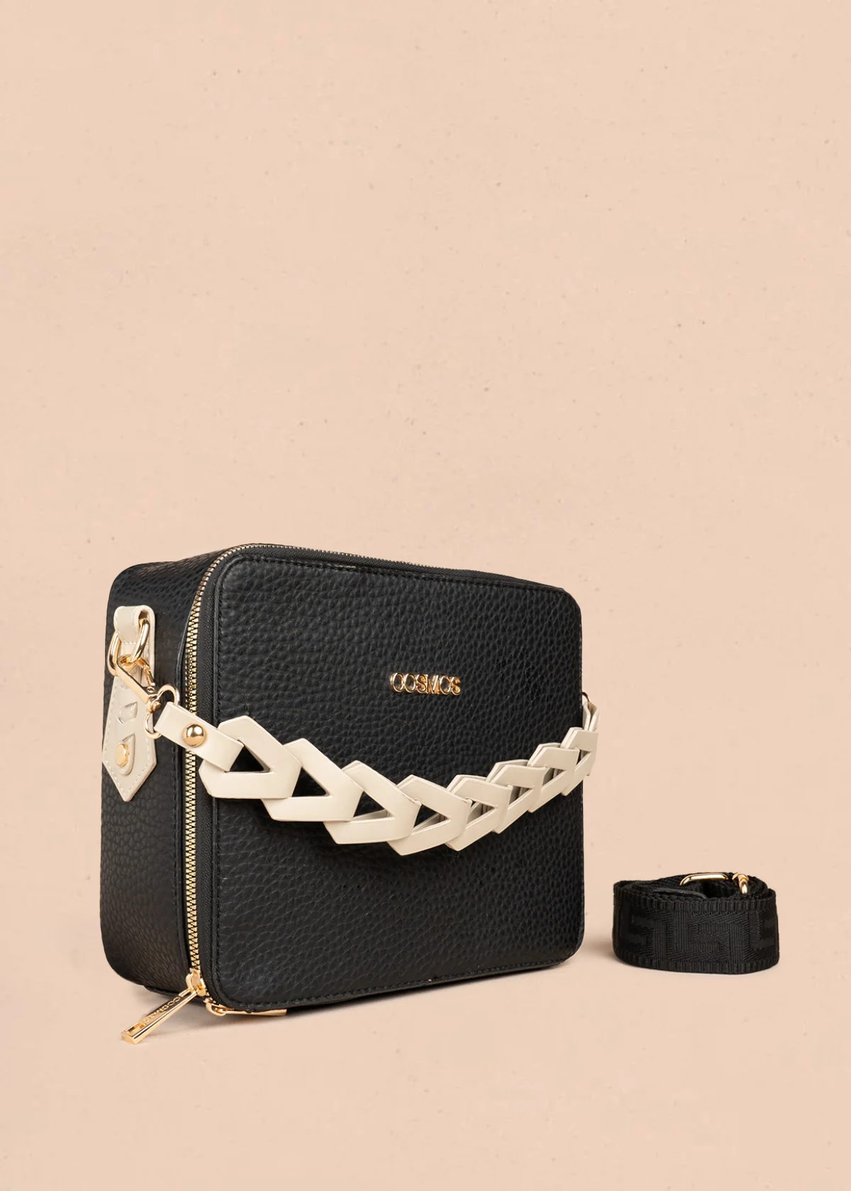 Bolso manos libres color negro texturizado 106787 - Image 2