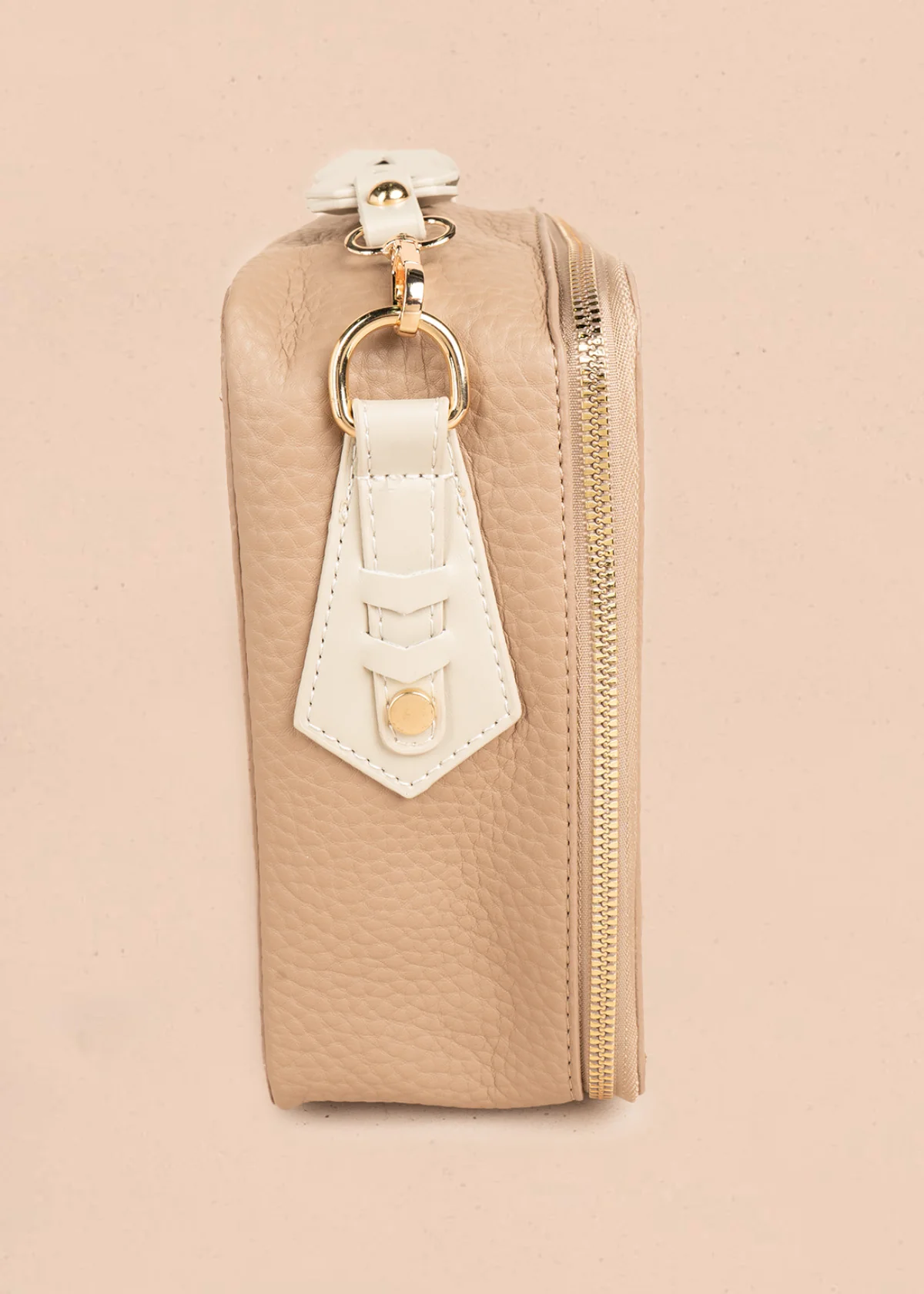 Bolso manos libres color taupe texturizado 106787 - Image 3