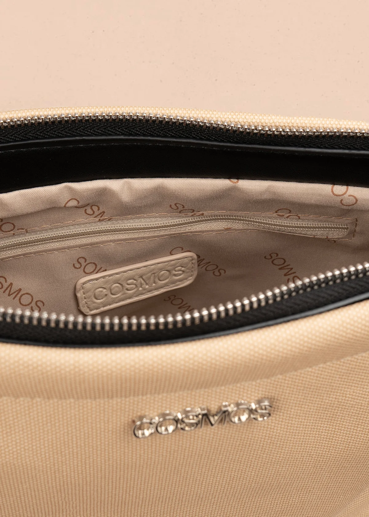 Bolso manos libres color beige con asa negra y bolsillo frontal 106982 - Image 5