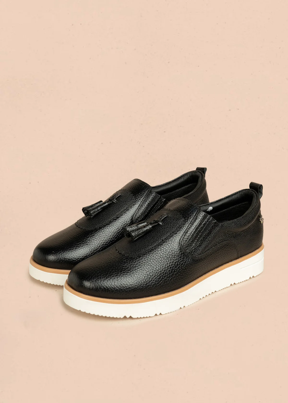 Mocasines de cuero color negro con borla 106466 - Image 3