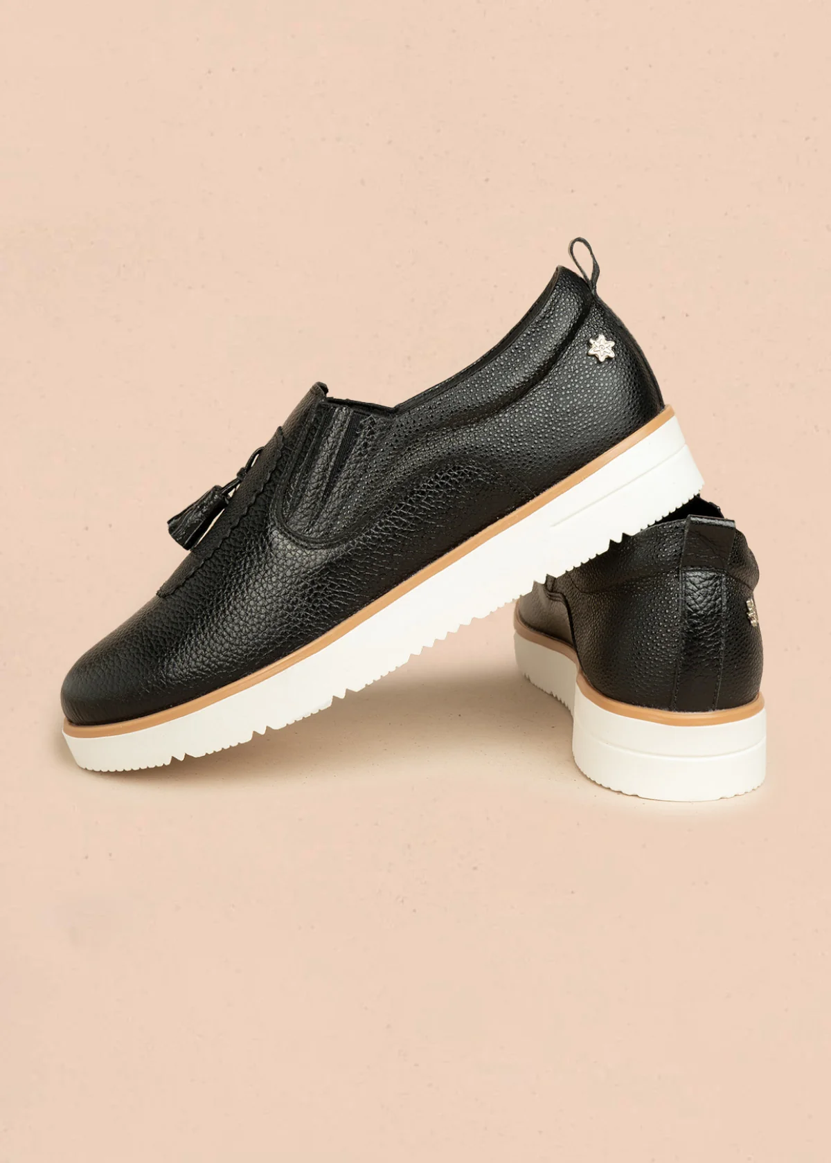 Mocasines de cuero color negro con borla 106466 - Image 5