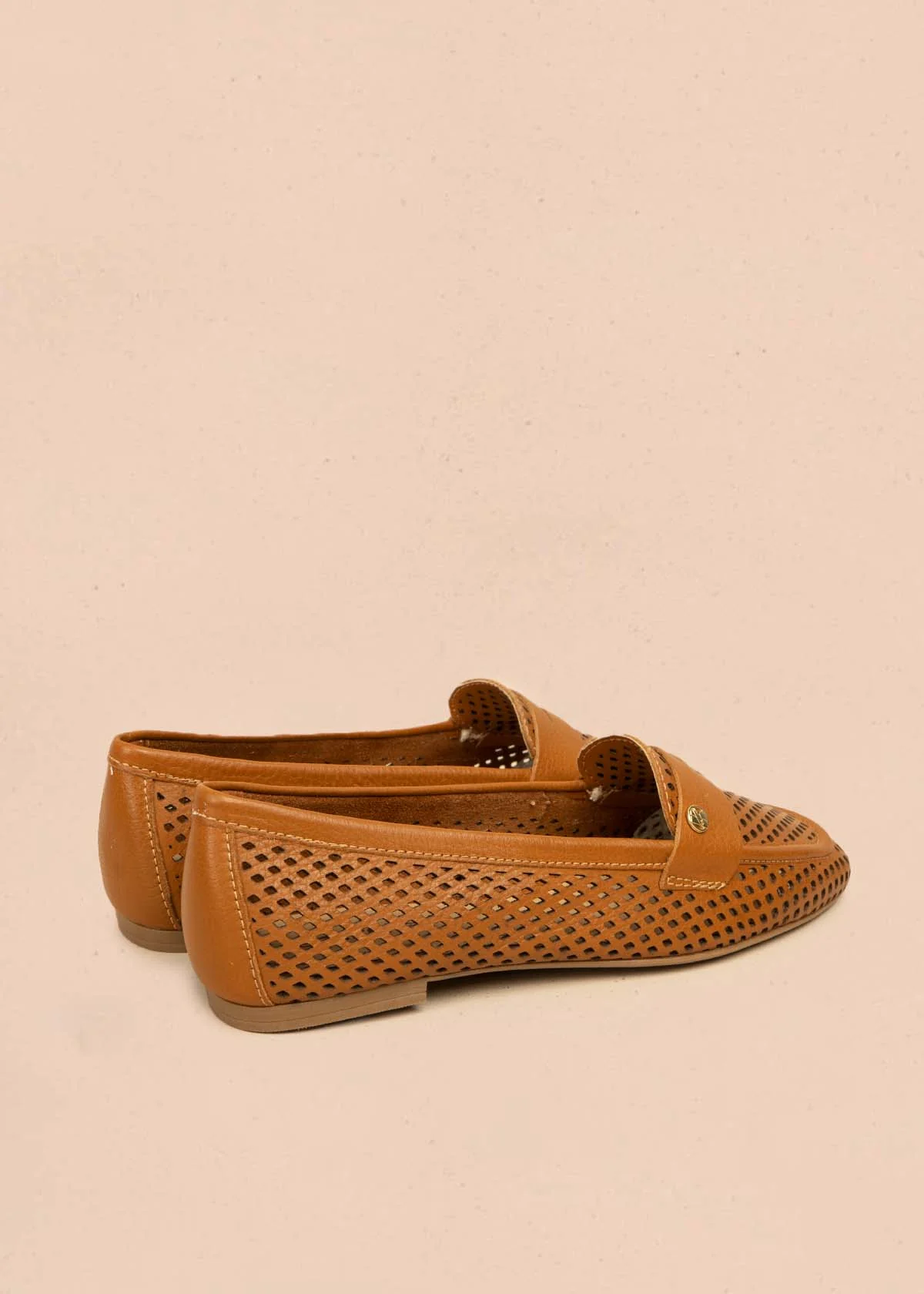 Mocasines en cuero color miel con perforaciones 105989 - Image 3