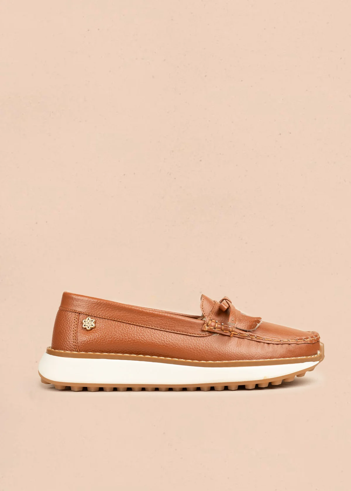 Mocasines en cuero color miel con flecos y lazo 106548