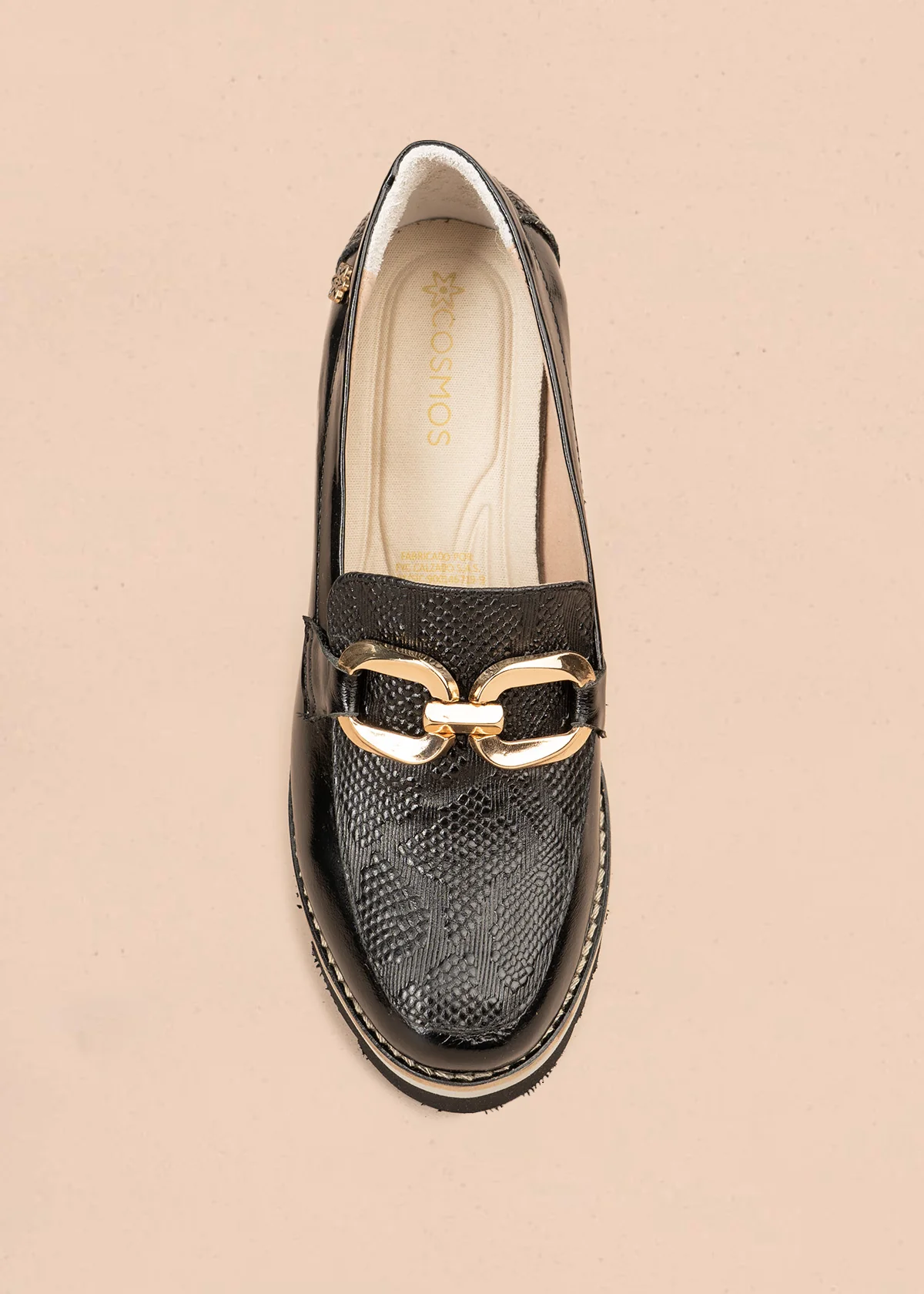 Mocasín en cuero color negro con plataforma y herrajes dorados 106589 - Image 5