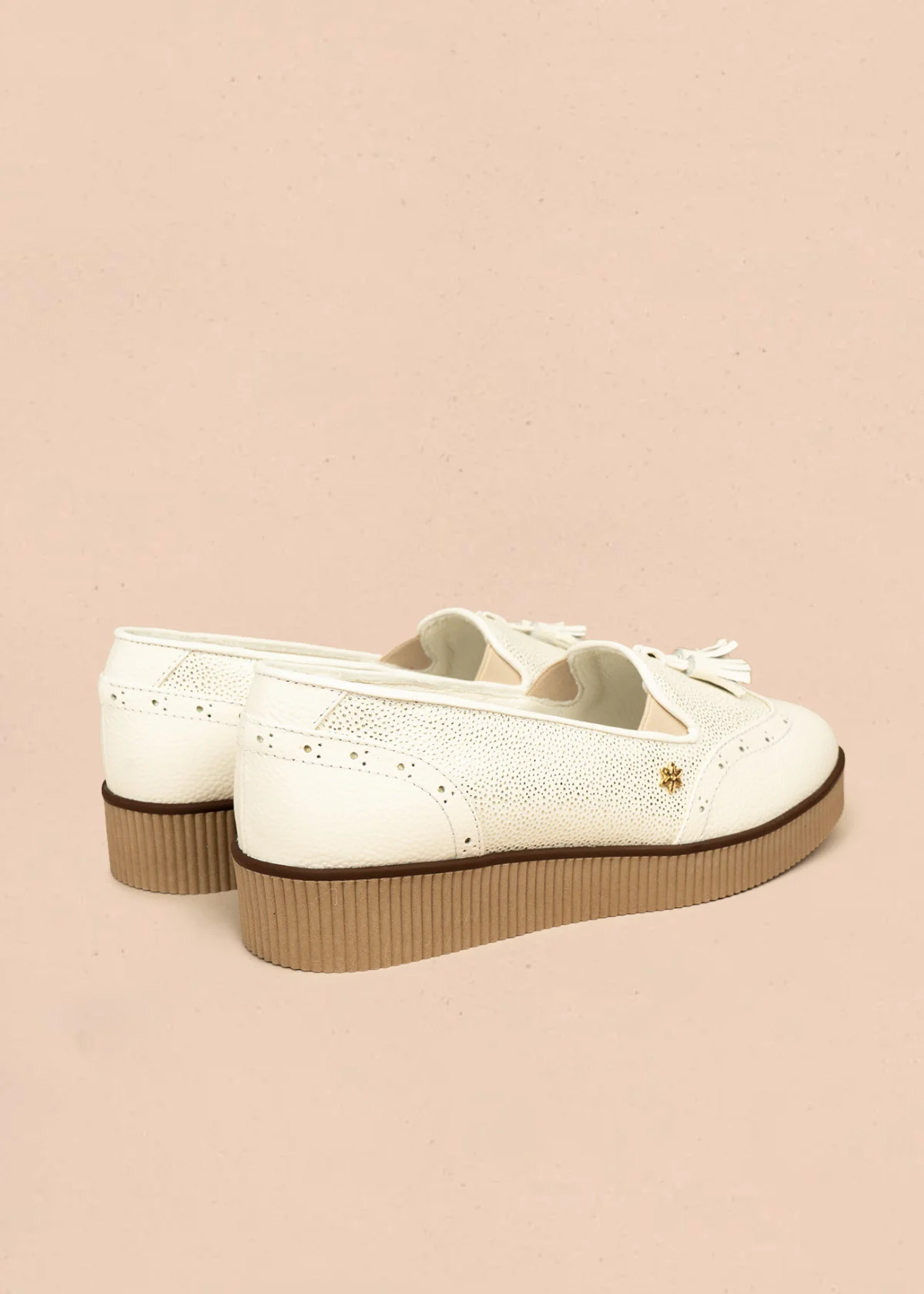 Mocasines de cuero color talco con folia y borlas 106465 - Image 5