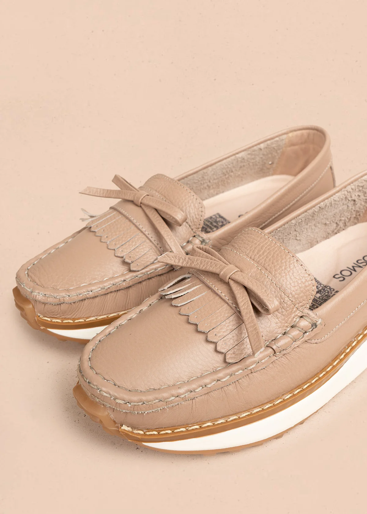 Mocasines en cuero color taupe con flecos y lazo 106548 - Image 4