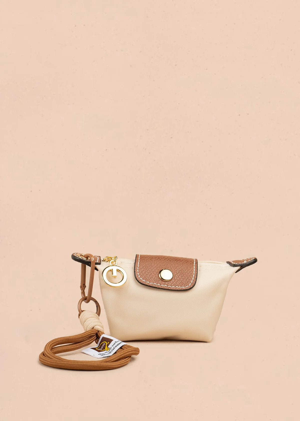 Monedero color beige con solapa decorativa 106805