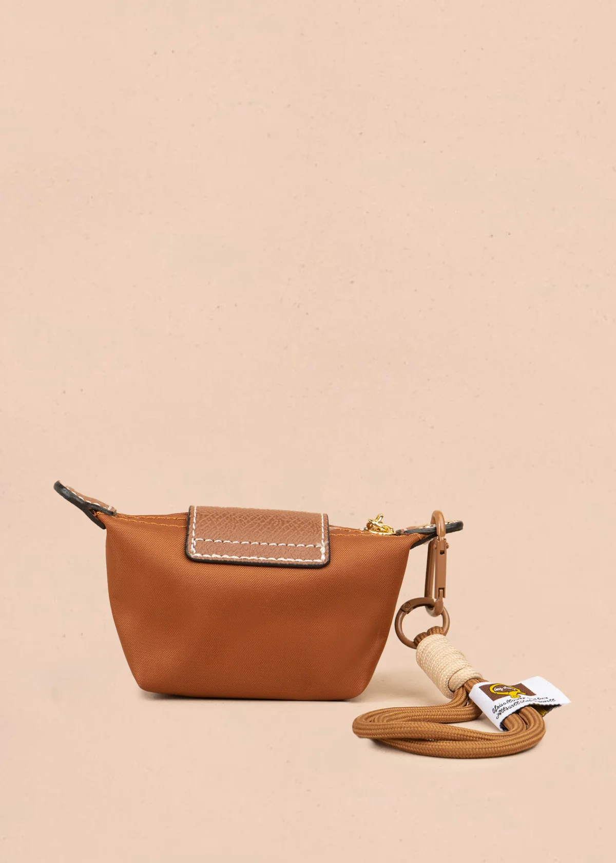 Monedero color miel con solapa decorativa 106805 - Image 3
