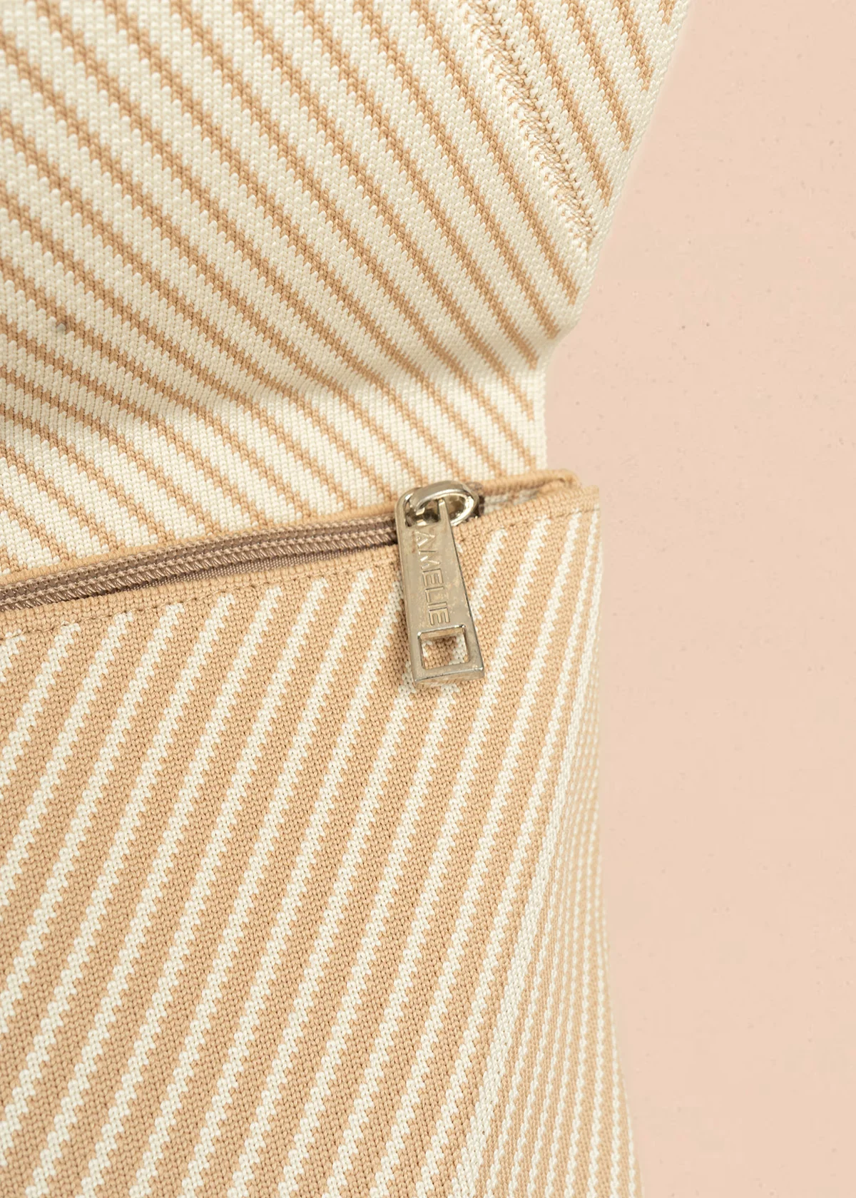 Morral color beige de tela con diseño chevron 106573 - Image 6