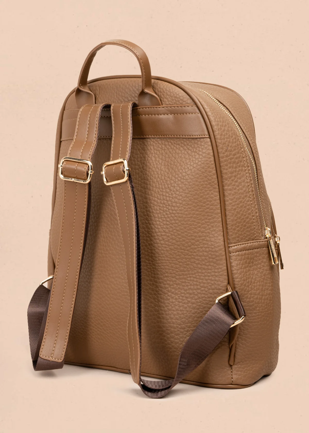 Morral casual color marrón con cierre frontal 106986 - Image 4