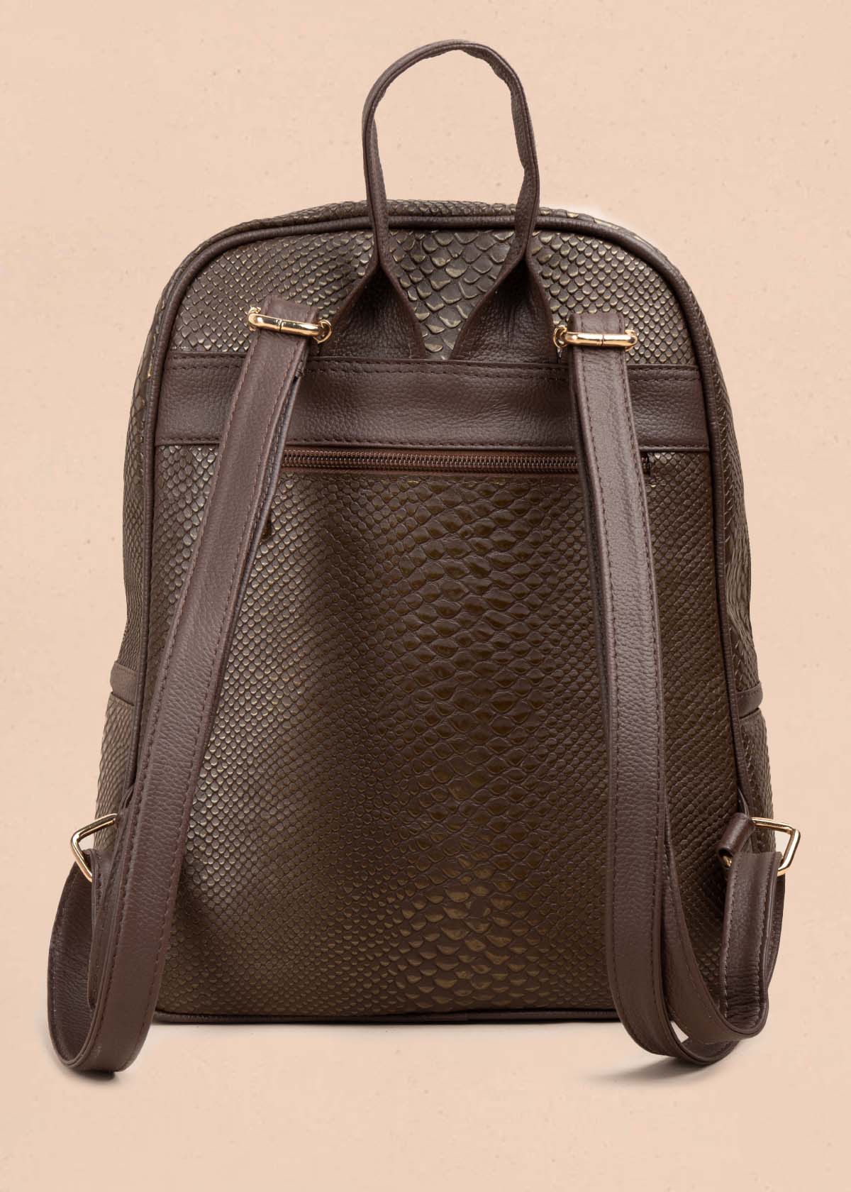 MORRAL EN CUERO COLOR CAFE CON TEXTURA CROCO 105311 - Image 4