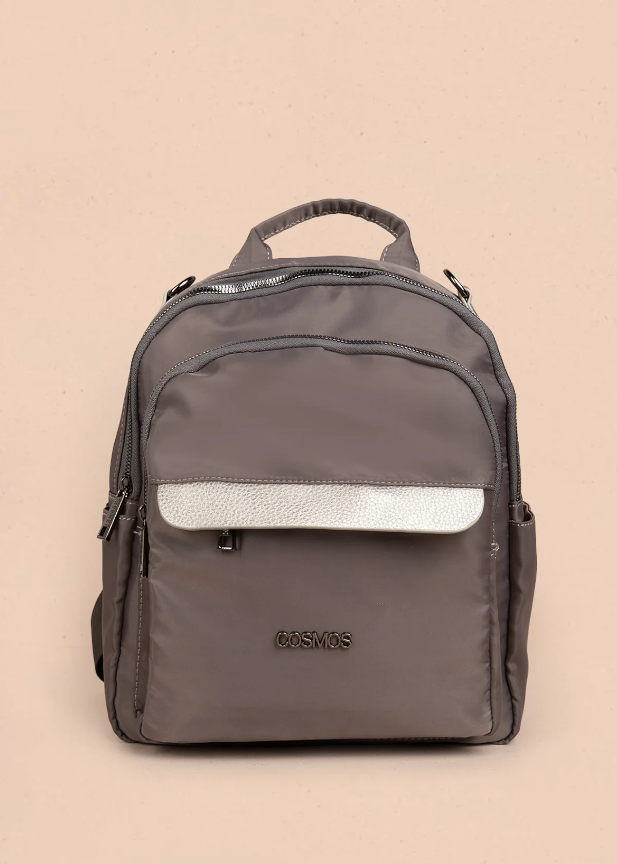 Morral color gris con bolsillos frontales y acabado liso 106338