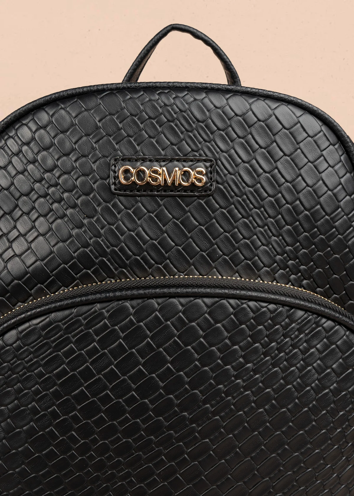 Morral color negro con textura croco y bolsillo frontal 106784 - Image 2