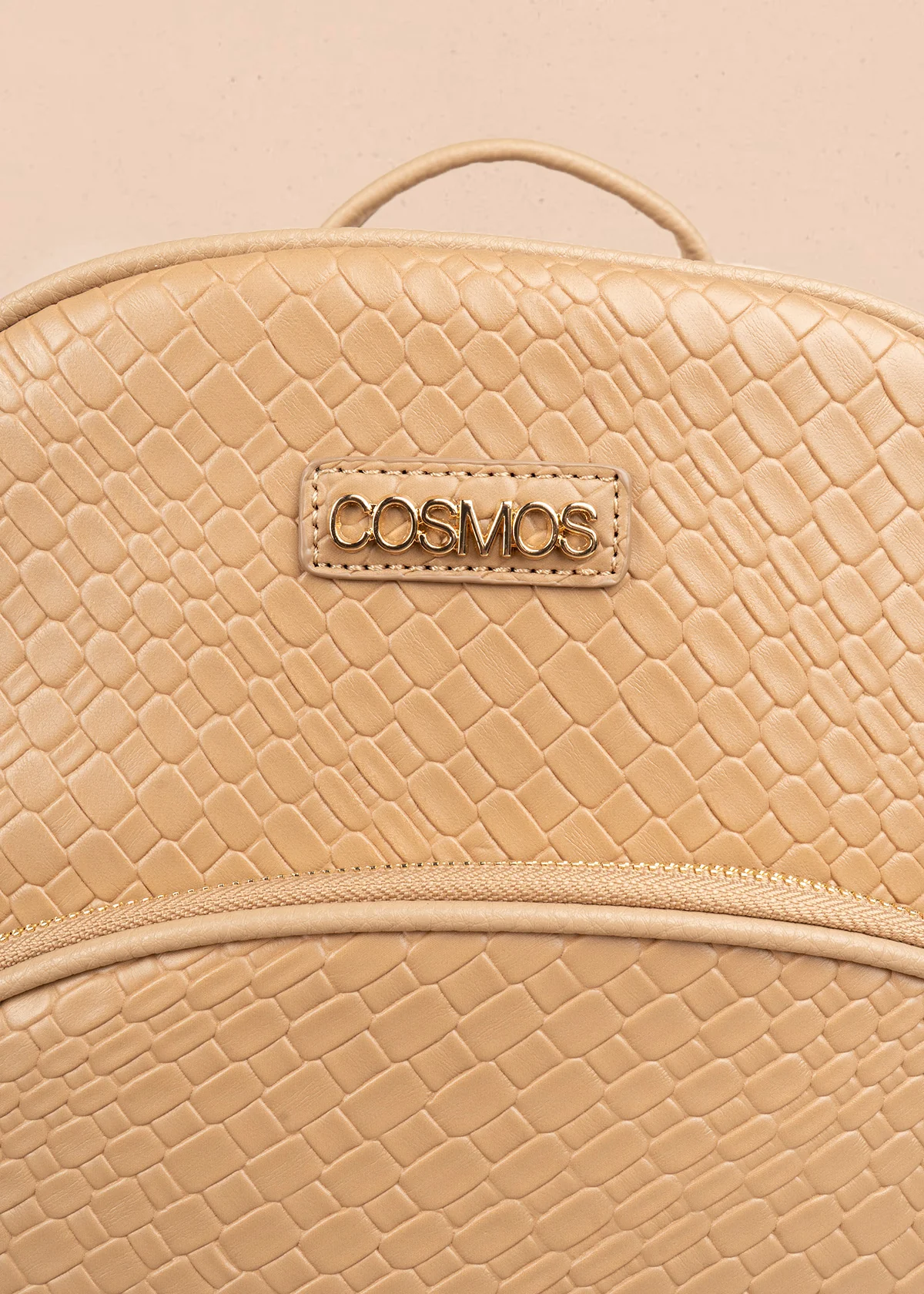 Morral color taupe con textura croco y bolsillo frontal 106784 - Image 2