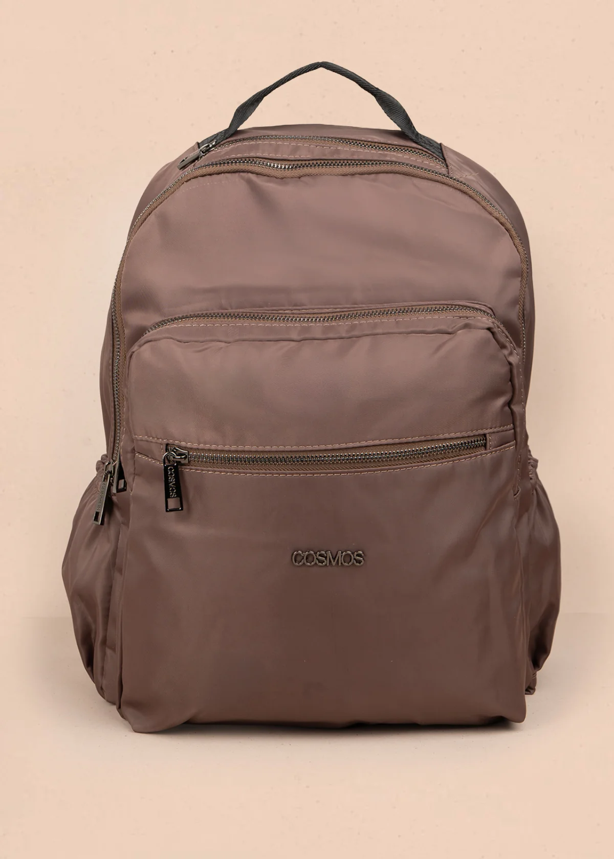 Morral color chocolate con bolsillos delanteros 106296