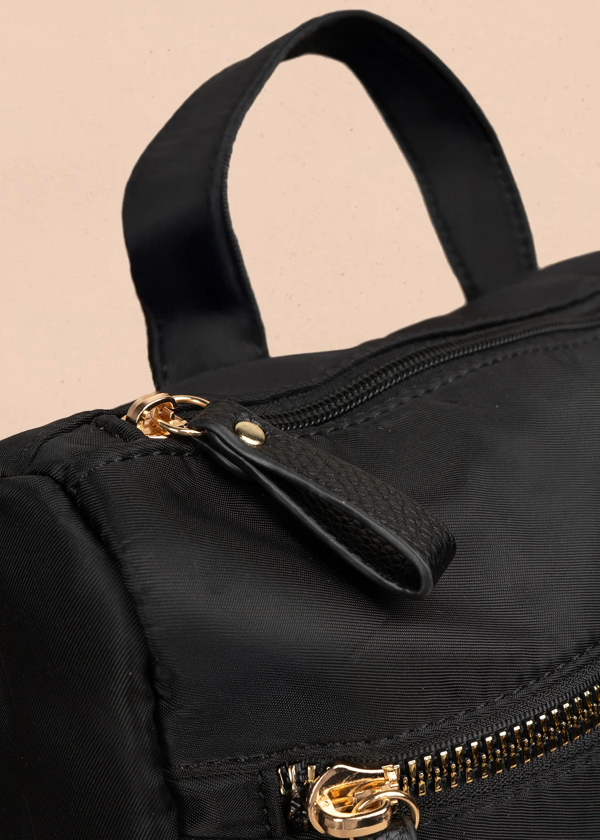 Morral color negro con doble bolsillo frontal 106979 - Image 5