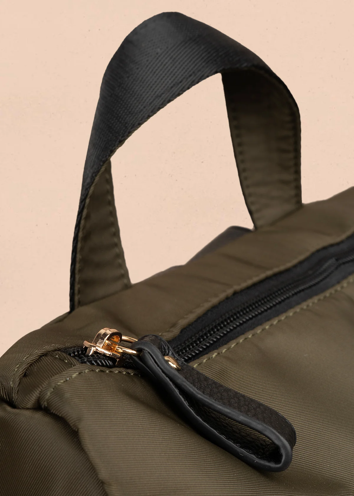 Morral color verde con doble bolsillo frontal 106979 - Image 3