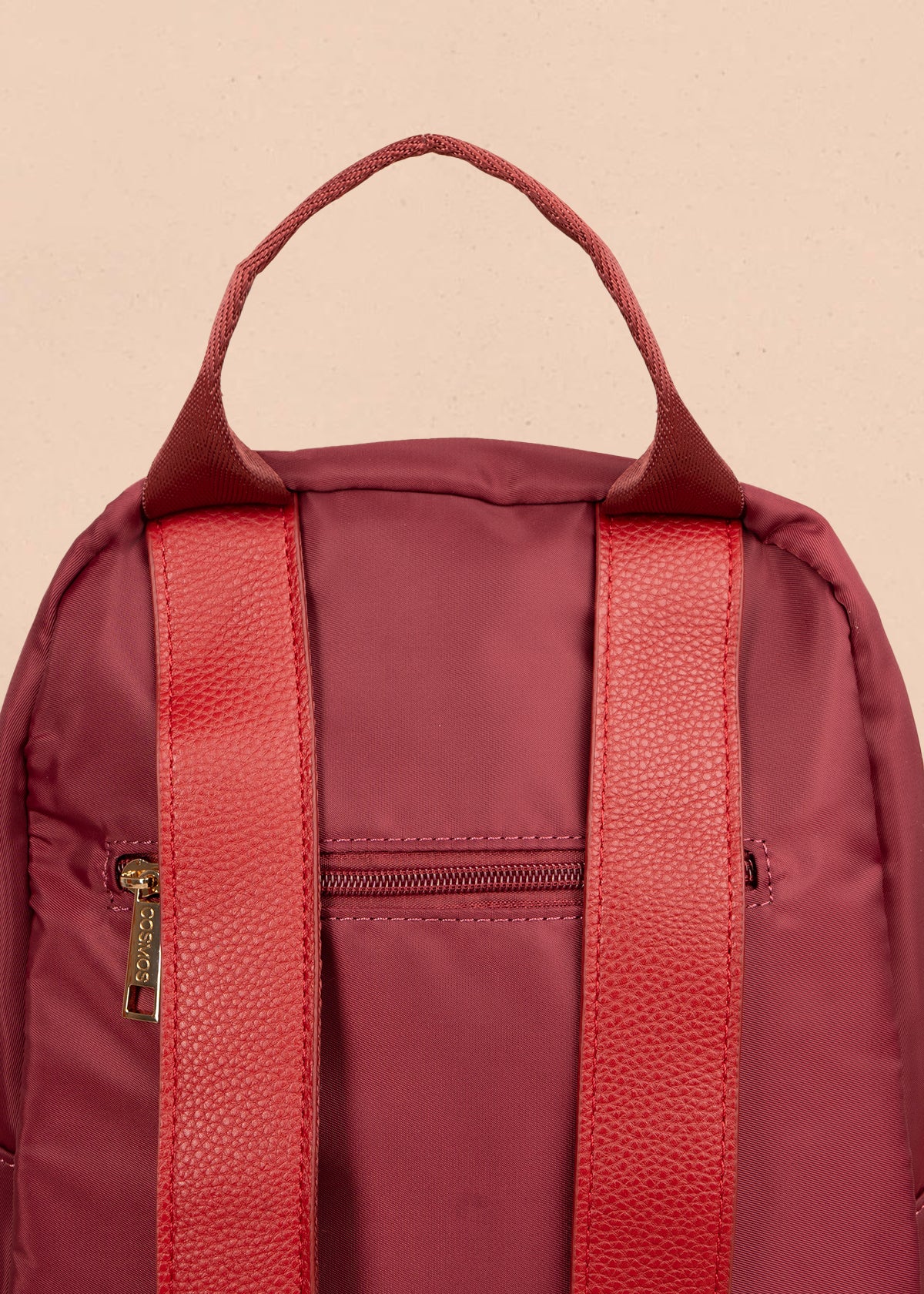 Morral color vinotinto con bolsillo frontal y tiradores de cuerda verde 106189 - Image 3