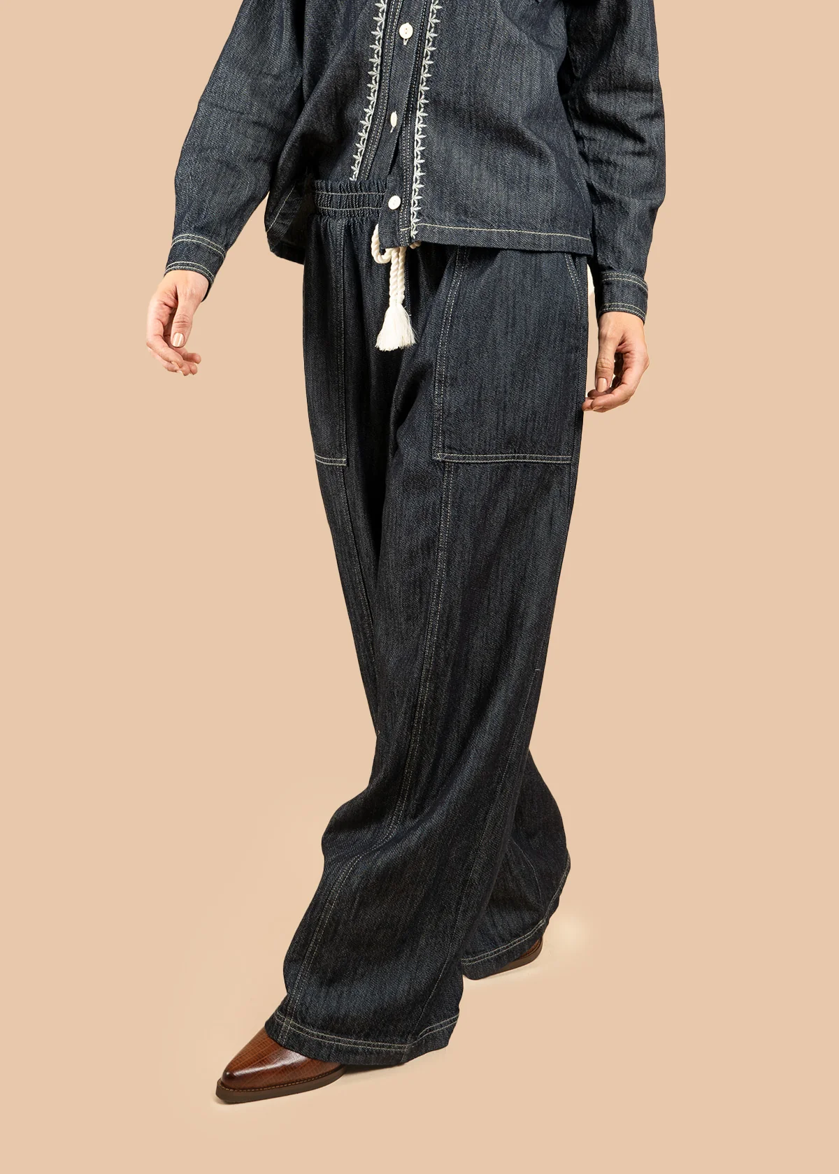Pantalón color azul tipo denim con bota amplia 106576 - Image 3