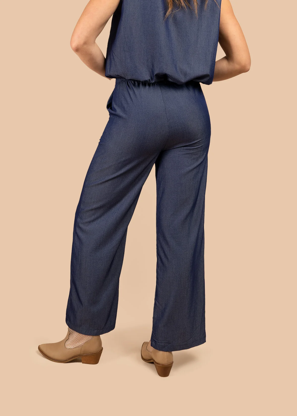 Pantalón color azul con botones en bolsillos delanteros 106391 - Image 3