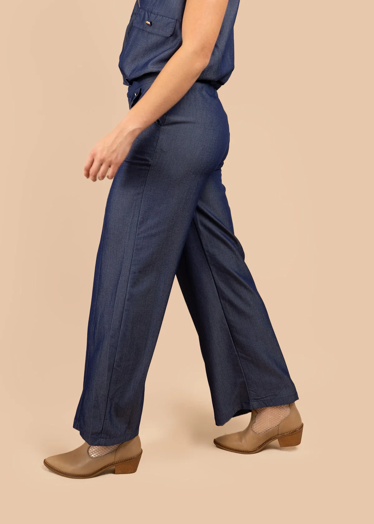 Pantalón color azul con botones en bolsillos delanteros 106391 - Image 4