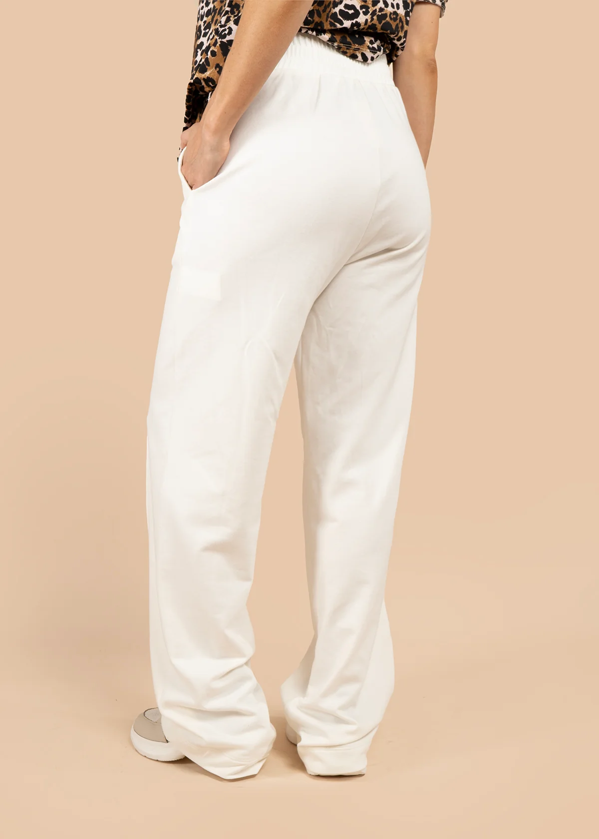 Pantalón color beige con pretina ancha 105846 - Image 3
