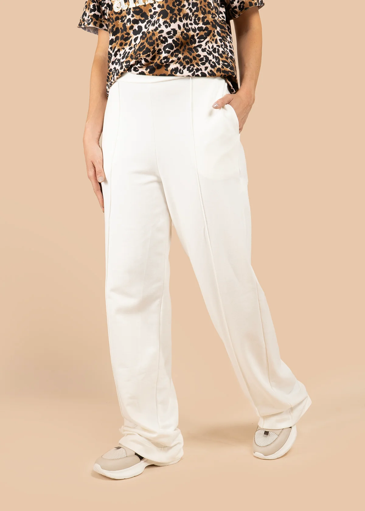 Pantalón color beige con pretina ancha 105846 - Image 5