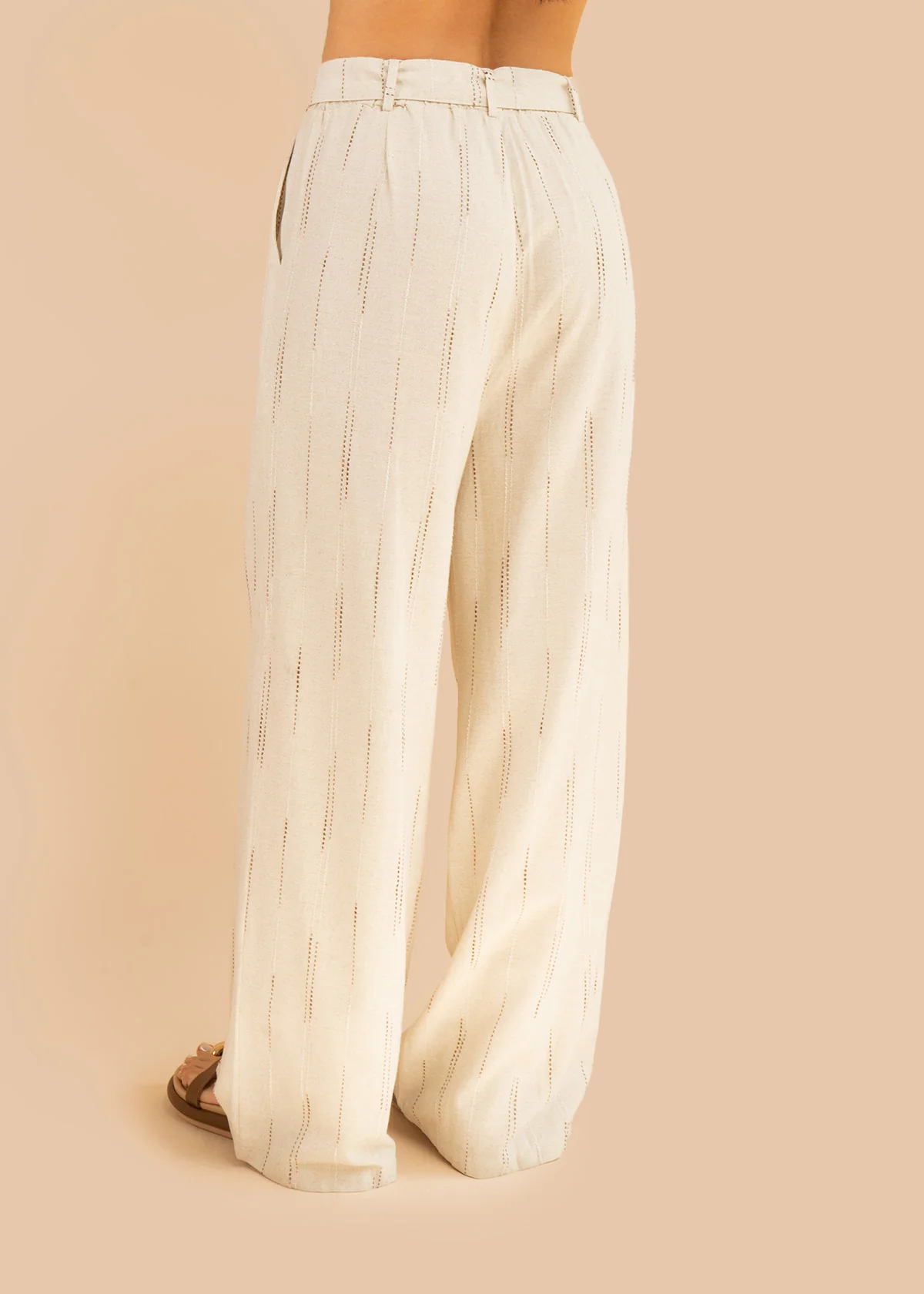 Pantalón color beige con bordados horizontales decorativos 106234 - Image 3
