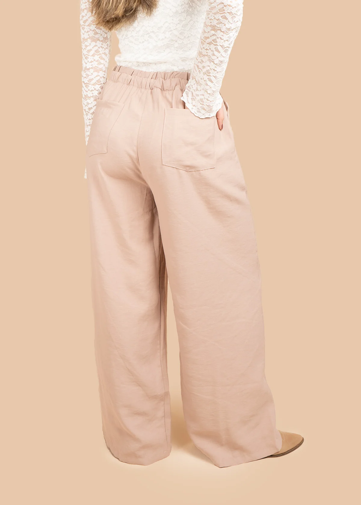 Pantalón color camel con jareta interna y bolsillos laterales 106395 - Image 4