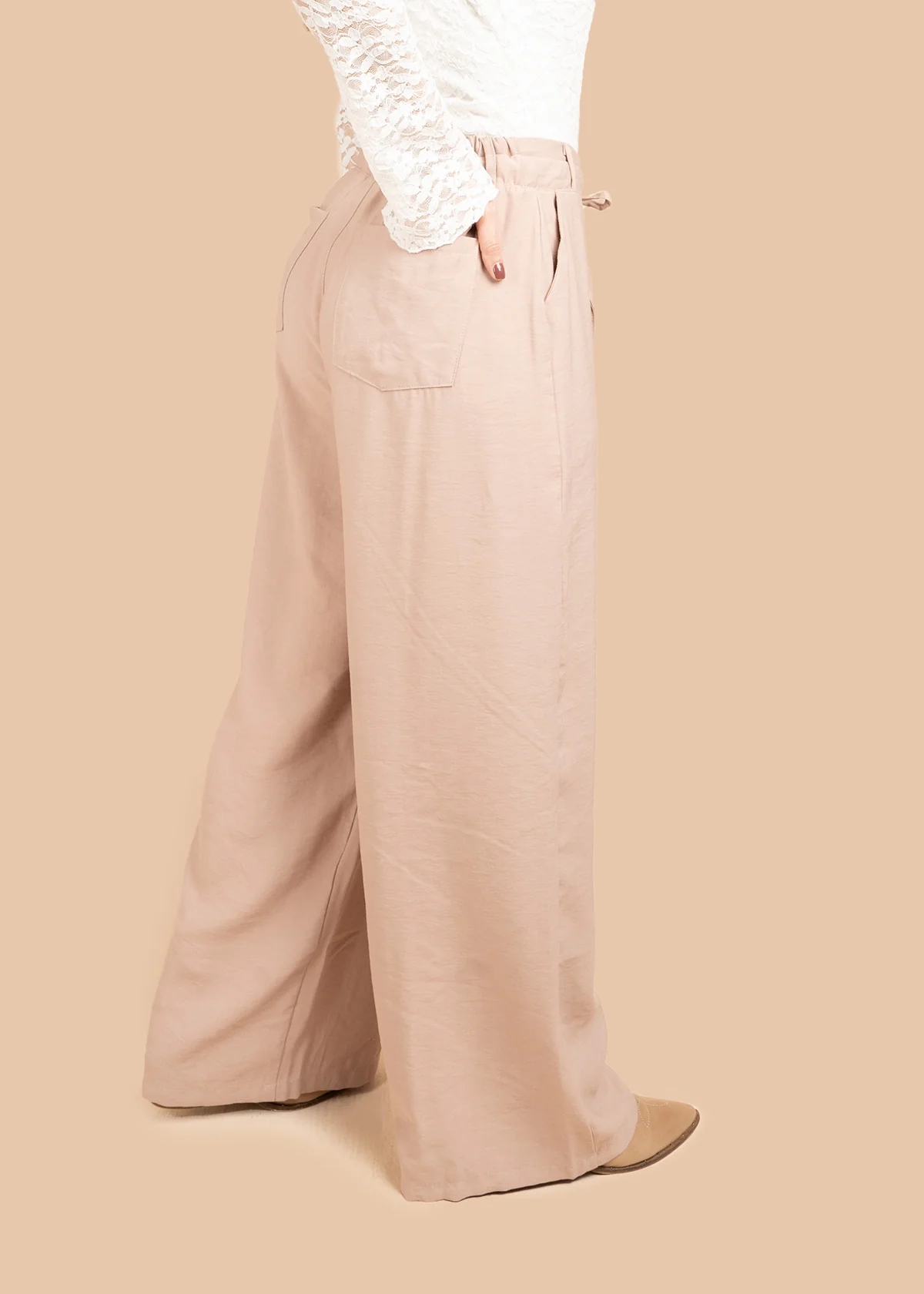 Pantalón color camel con jareta interna y bolsillos laterales 106395 - Image 5
