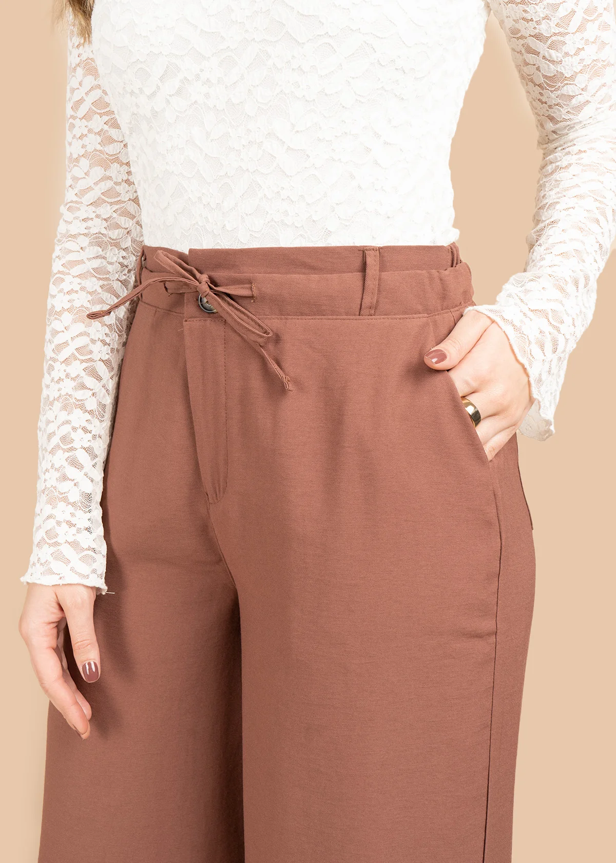 Pantalón color chocolate con jareta interna y bolsillos laterales 106395 - Image 2