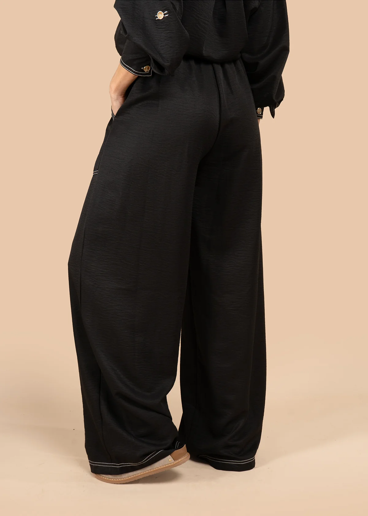 Pantalón color negro con cordón en cintura 105828 - Image 4