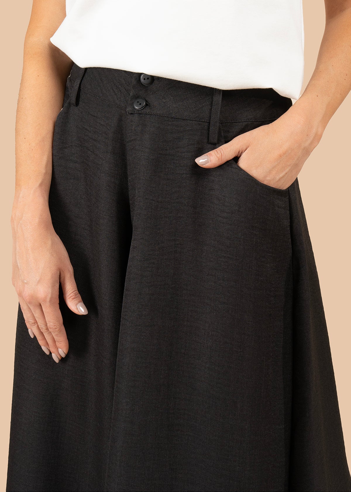 Pantalón color negro tipo palazzo 105797 - Image 3