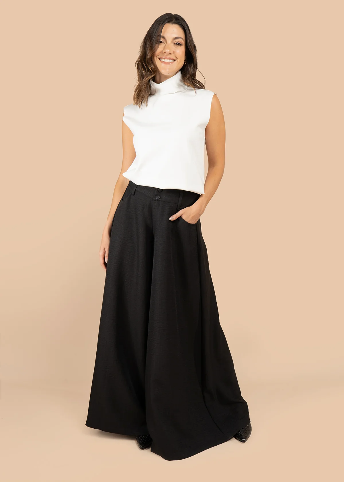 Pantalón color negro tipo palazzo 105797 - Image 5