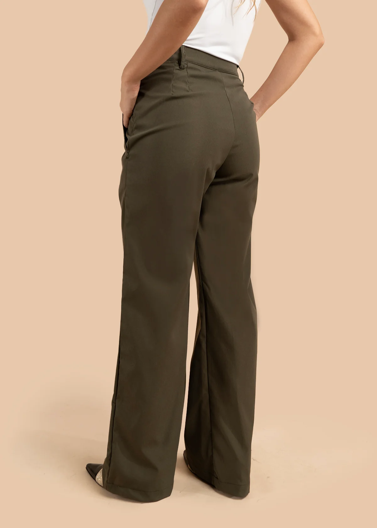 Pantalón color verde con corte recto y cintura alta 105802 - Image 5