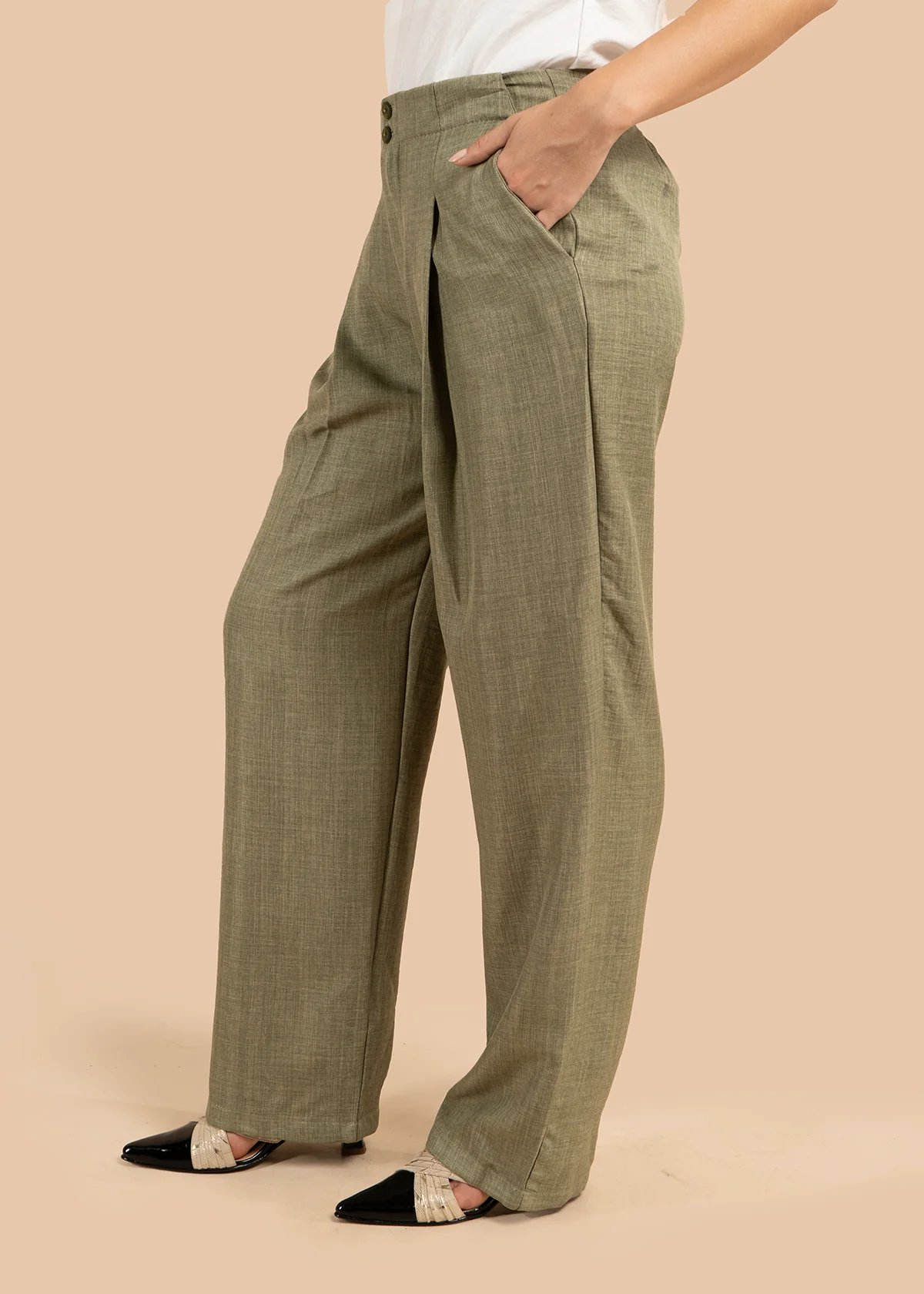 Pantalón color verde con pliegues y caída amplia 105806 - Image 3