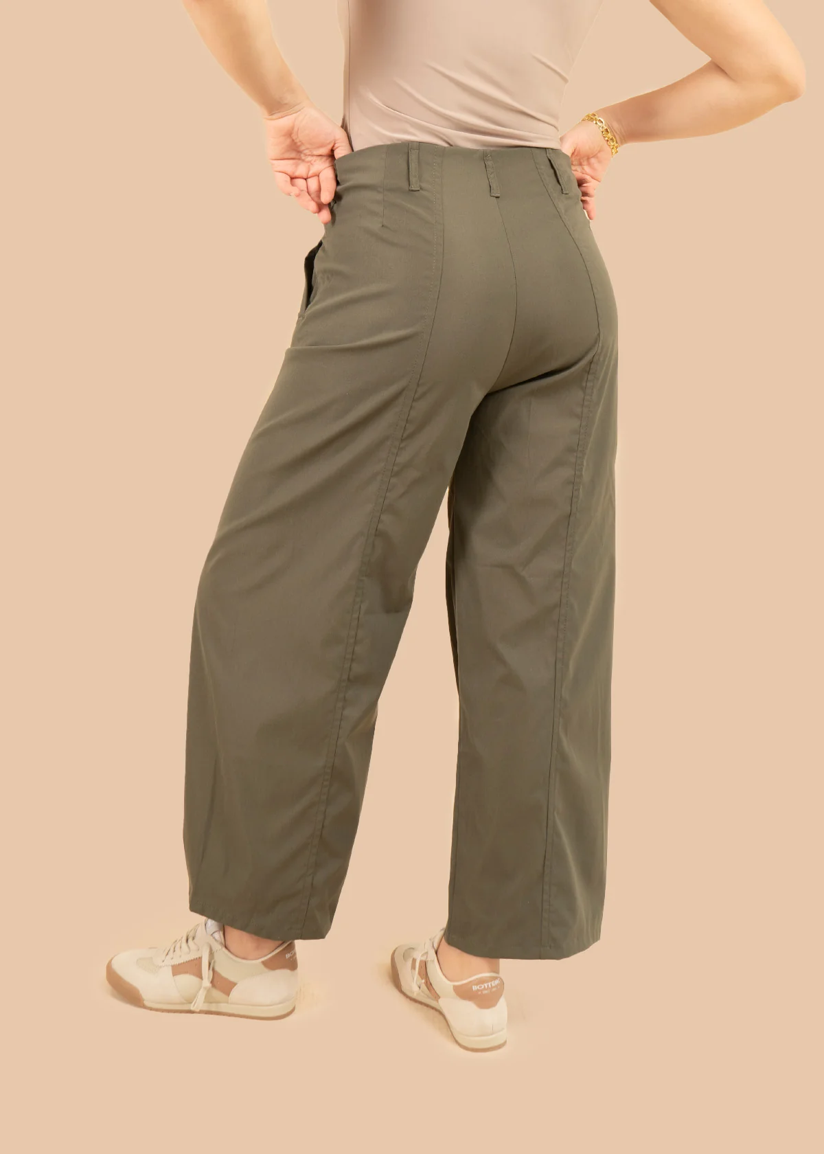 Pantalón color verde bota ancha 106317 - Image 3