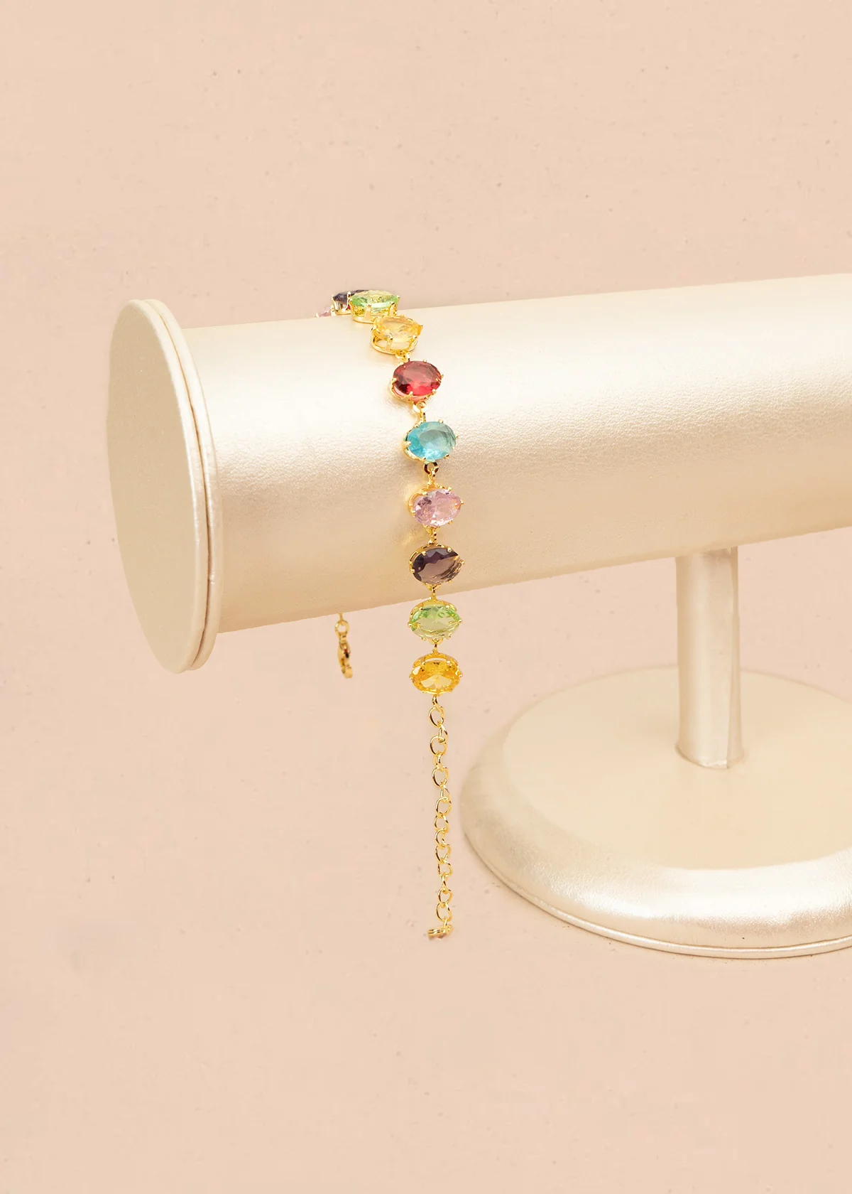 Pulsera con cristales multicolor y cadena dorada 106373