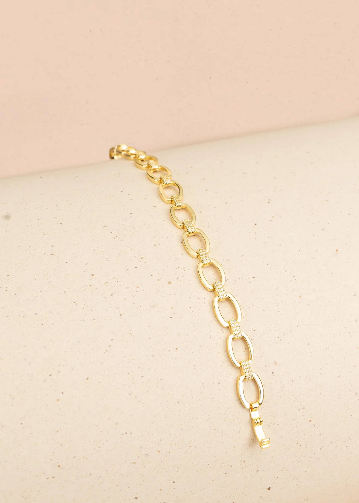 Pulsera color dorado de eslabones y detalles brillantes 106375 - Image 4