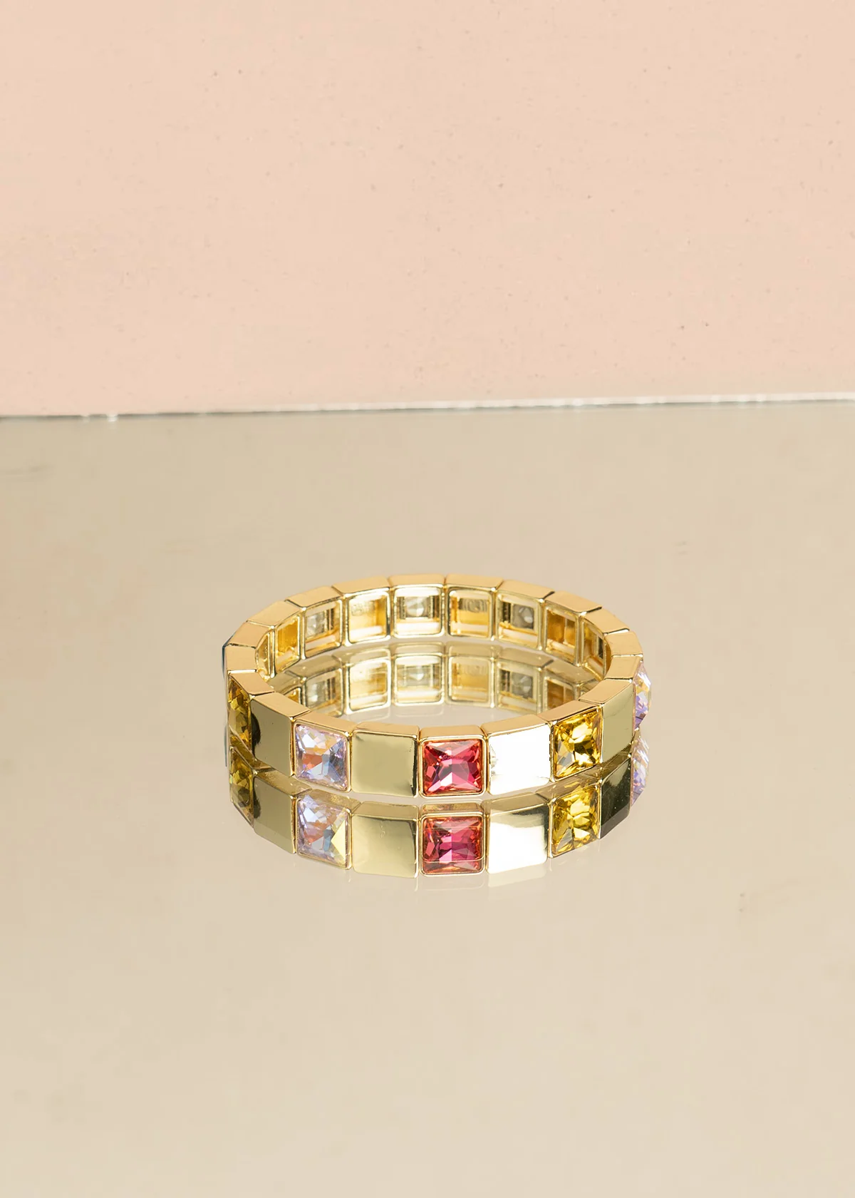 Pulsera color dorado con cristales cuadrados multicolor 106398 - Image 3