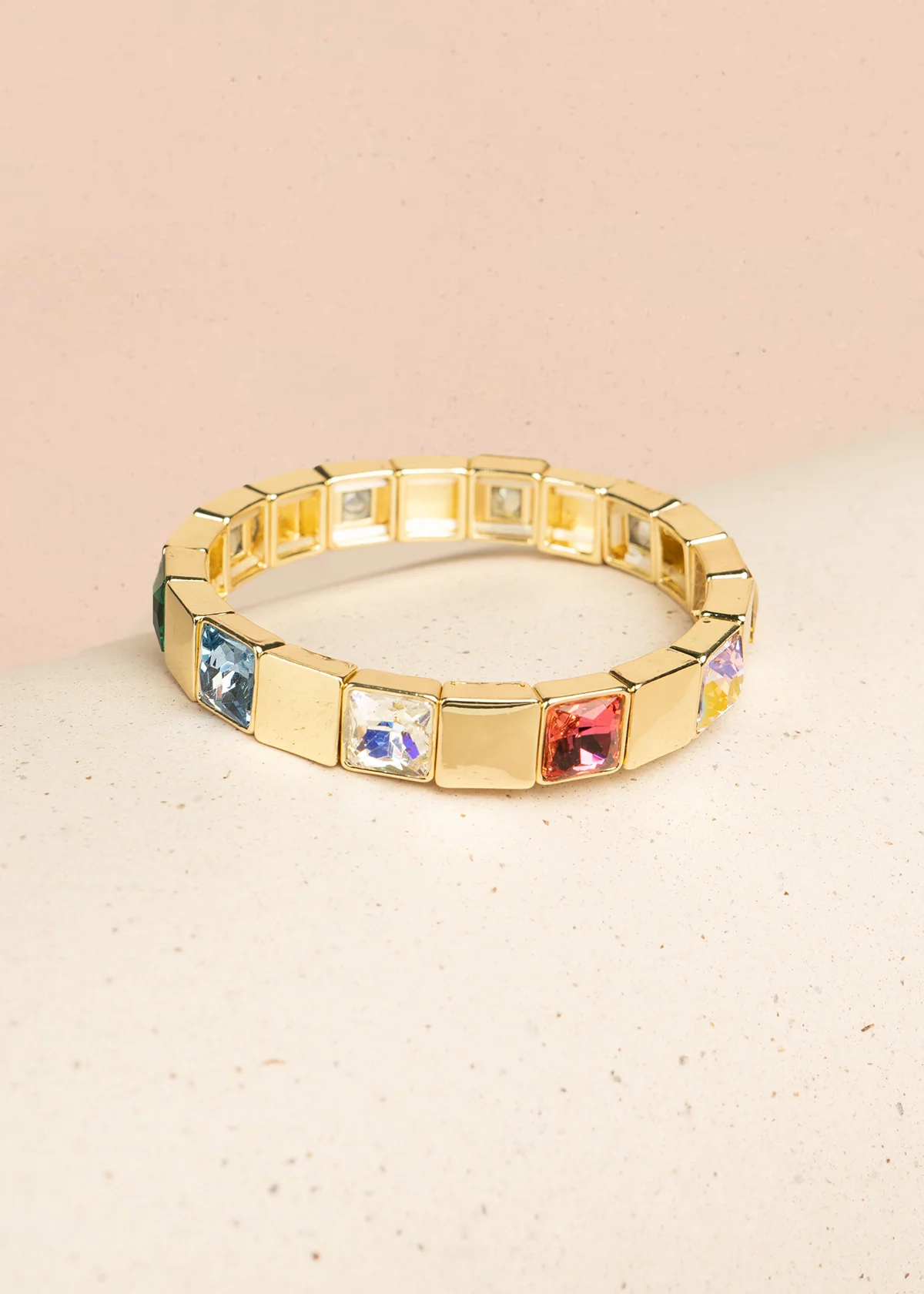 Pulsera color dorado con cristales cuadrados multicolor 106398 - Image 4