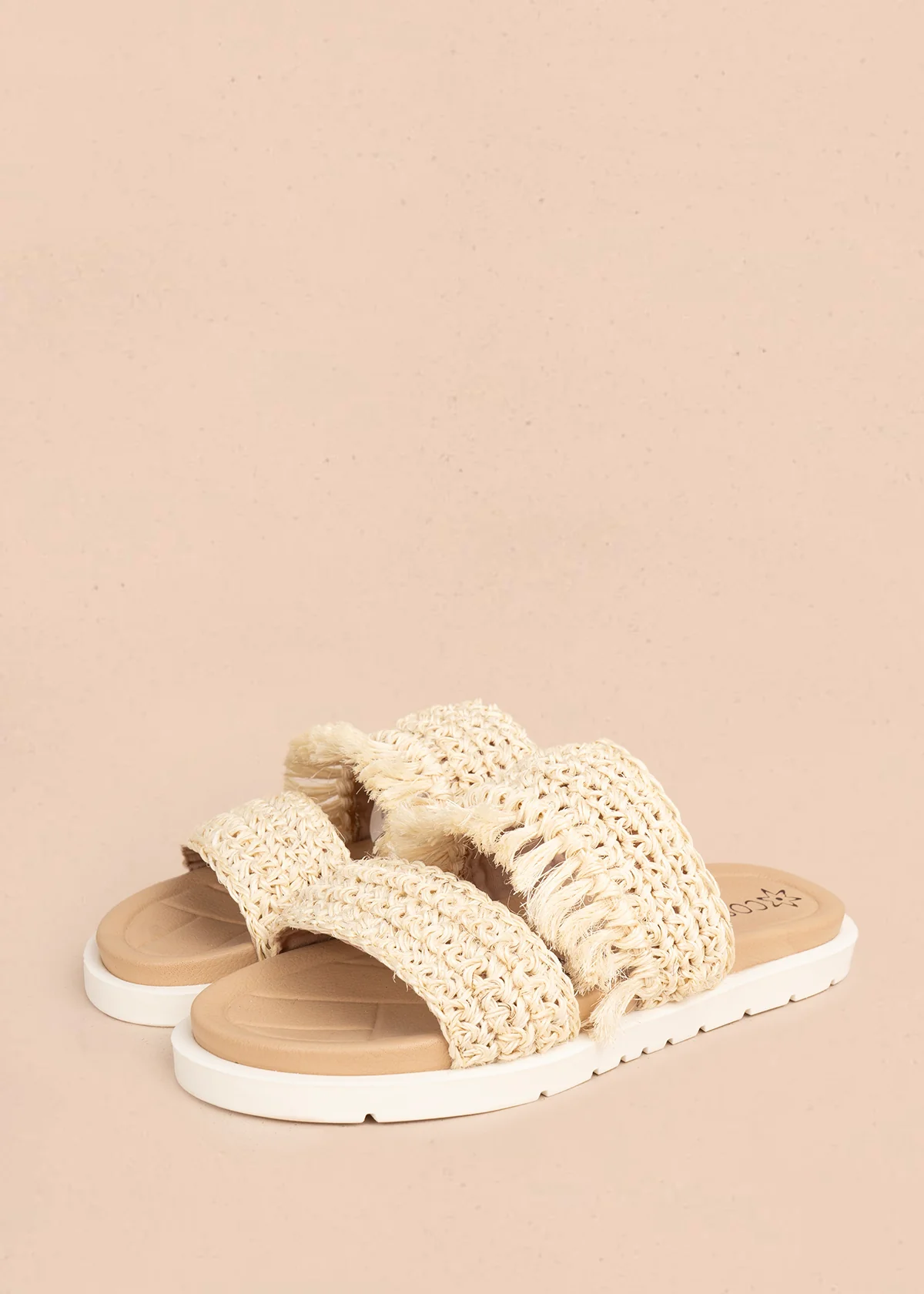 Sandalias planas color beige con tiras tejidas y flecos decorativos 106959 - Image 2
