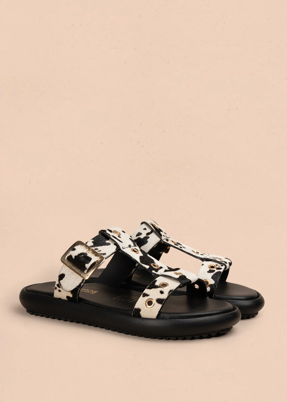 Sandalias planas en cuero color negro con tiras animal print 107018 - Image 5