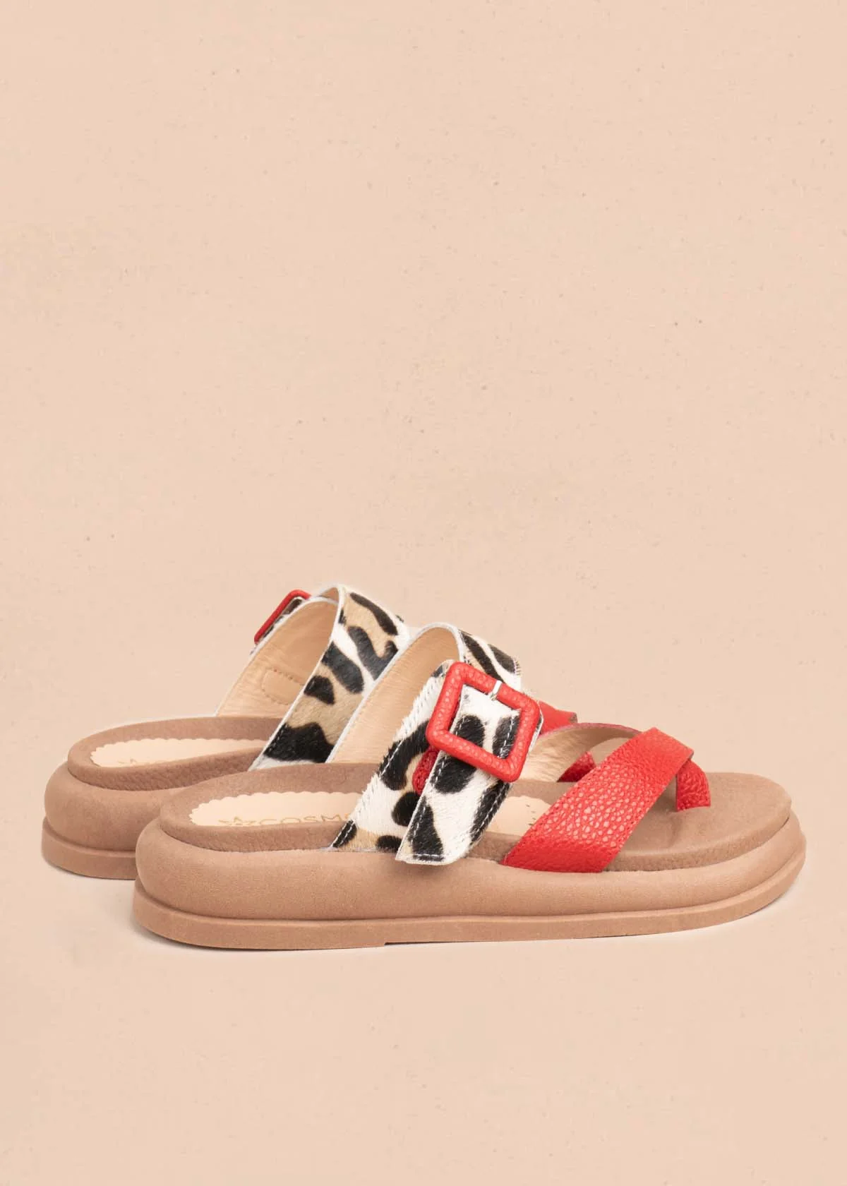 Sandalias en cuero color rojo y cuero con pelo animal print 106039 - Image 3