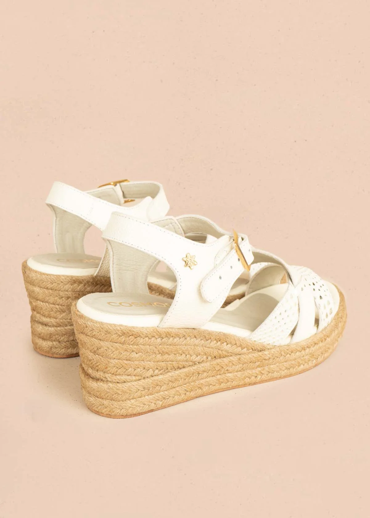 Sandalias en cuero color talco con detalles dorados y plataforma en yute 106035 - Image 4