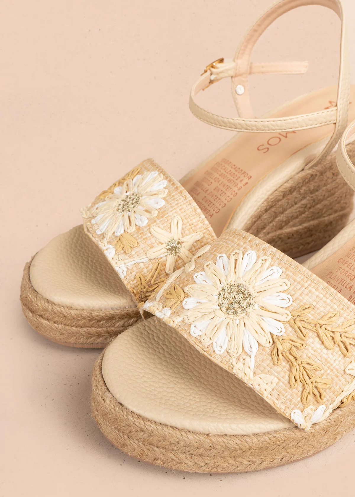 Sandalias con plataforma color beige con banda bordada floral 106535 - Image 3