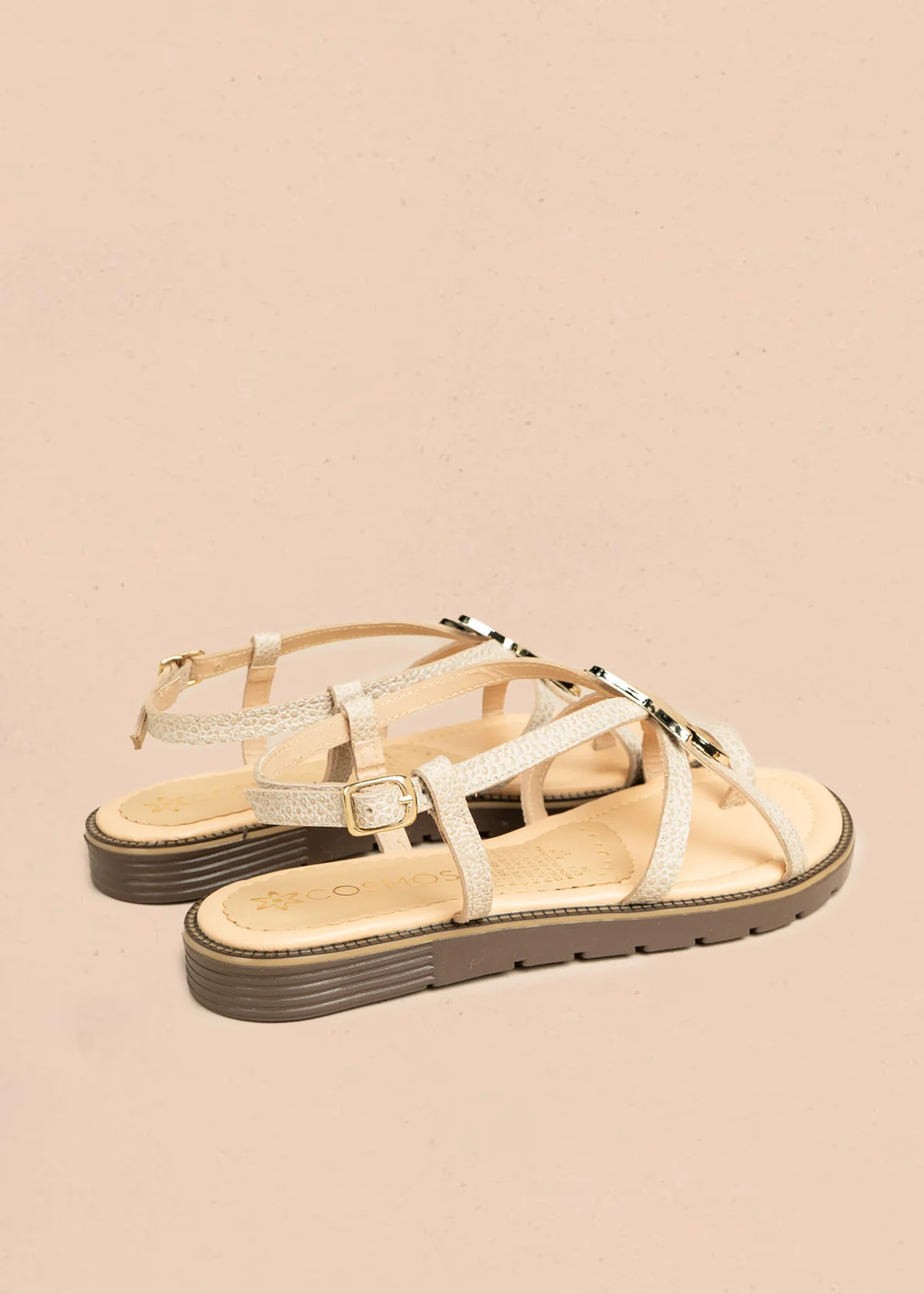 Sandalias planas color blanco con detalle de estrella marina metálica 106519 - Image 5