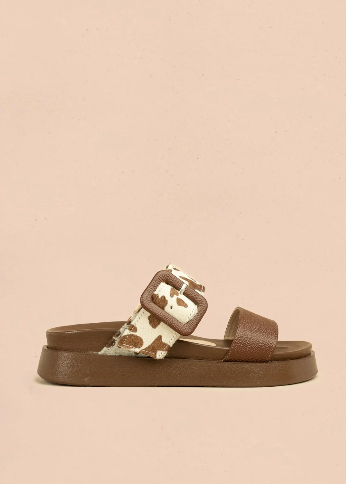 Sandalias en cuero color café con detalles animal print 106516