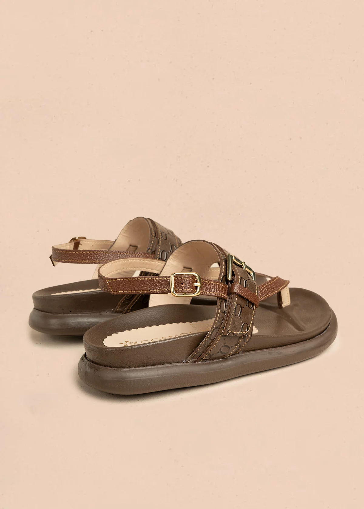 Sandalias planas en cuero color café con doble correa 106520 - Image 3