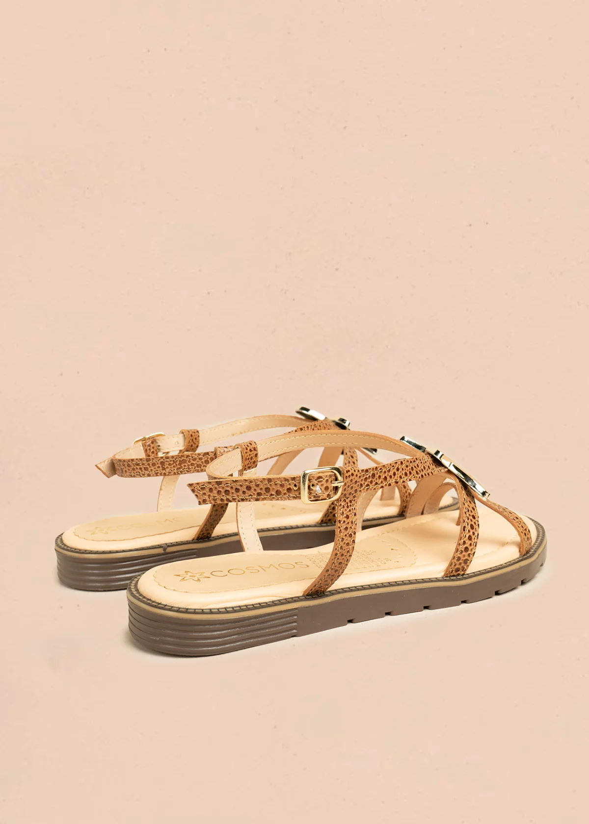 Sandalias planas color miel con detalle de estrella marina metálica 106519 - Image 6
